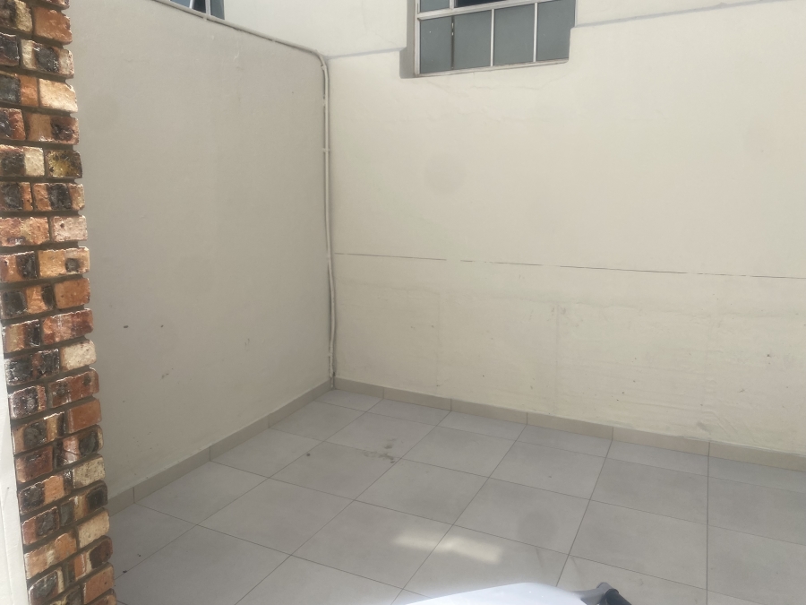 9 Bedroom Property for Sale in Zonnebloem Western Cape